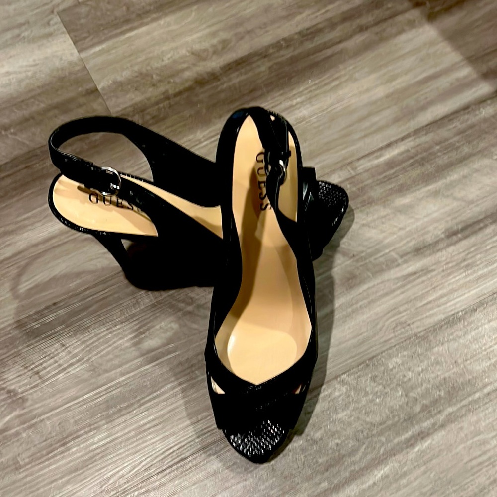 Guess sandals brand new